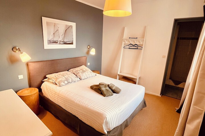 Room 18 of 35