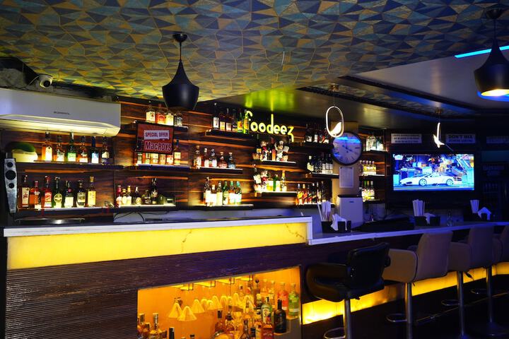 Lounge 86 of 96