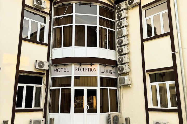 Hotel 5 of 32
