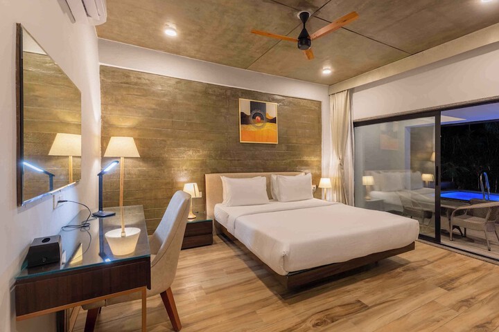 Room 4 of 26