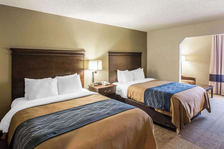 1 King Bed Suite (8 of 16)