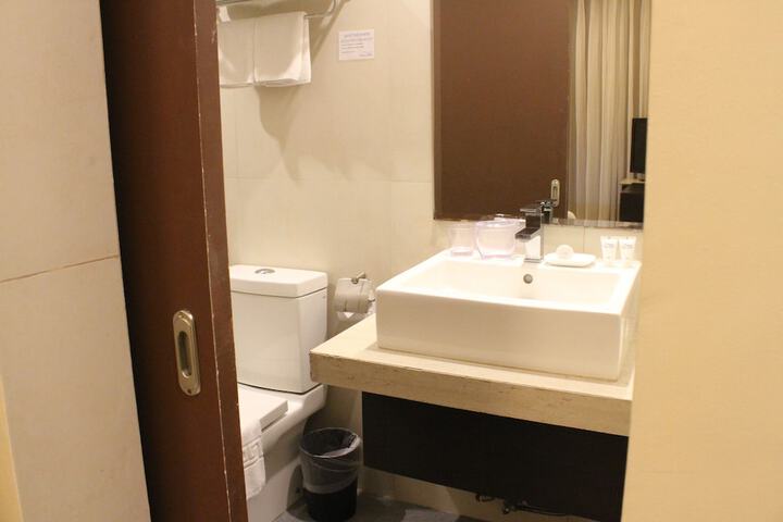Room 70 of 159