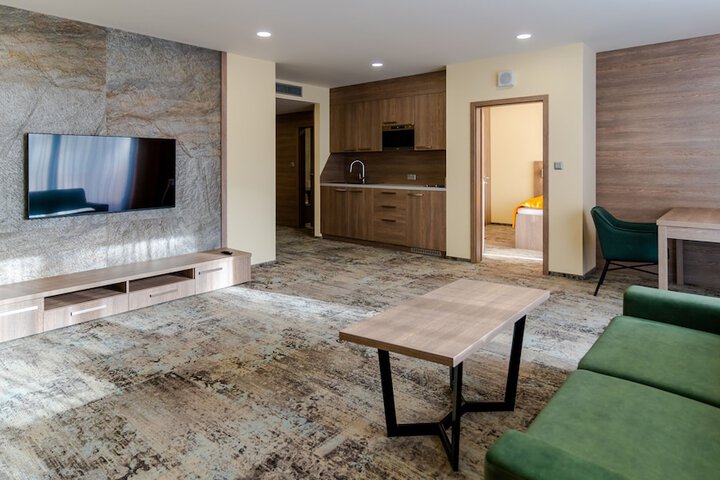 Room 5 of 34