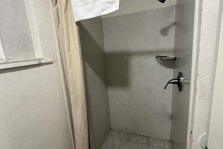 Room 13 of 20