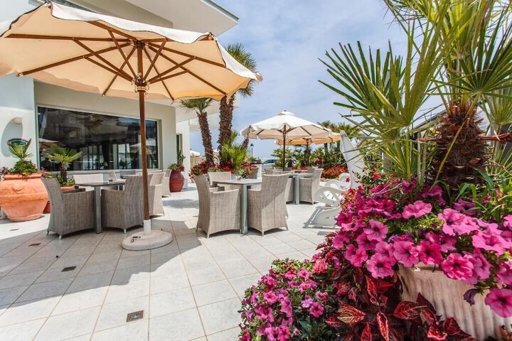Terrace/Patio 12 of 31