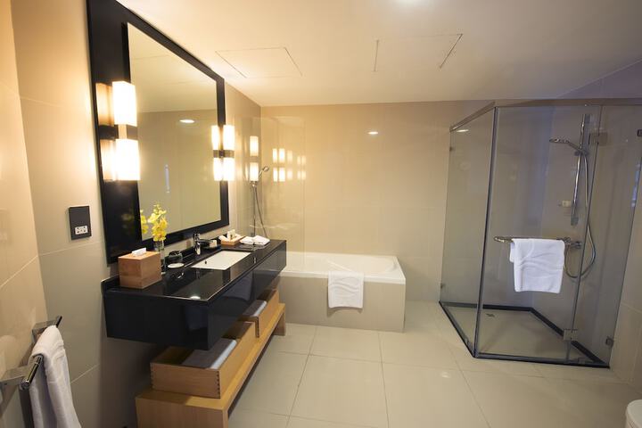 Room 26 of 48