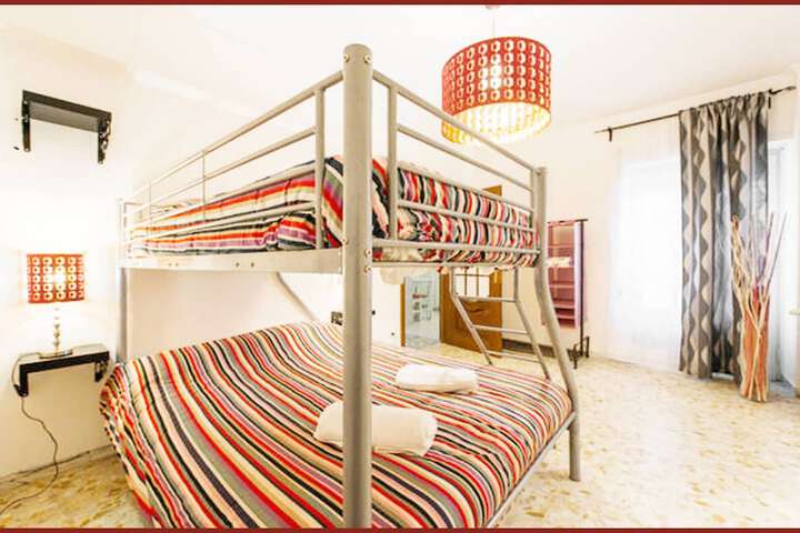 Room 10 of 50