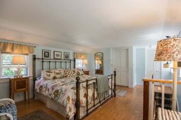 Room 35 of 74