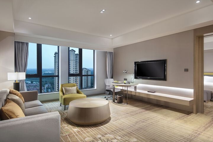 Room 5 of 42