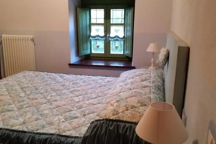 Room 5 of 13
