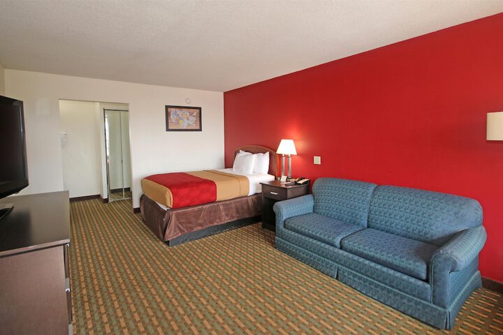 Room 4 of 17