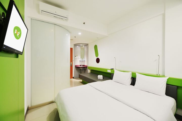 Room 9 of 23