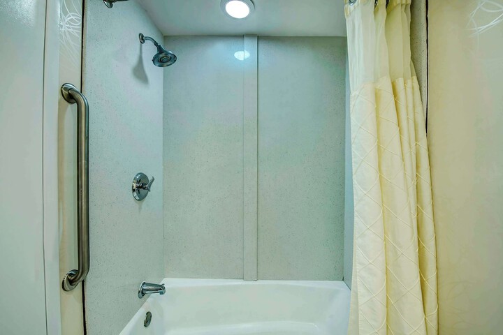 Room 16 of 26