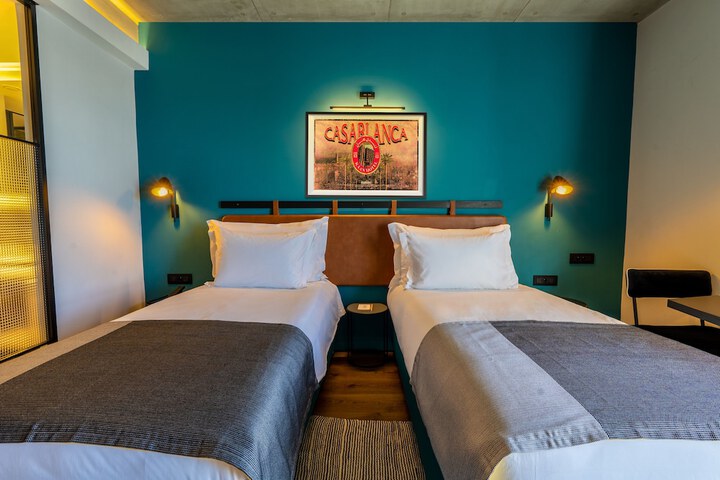 Room 21 of 76