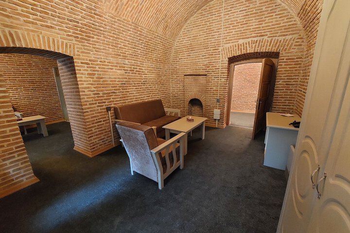 Room 7 of 16