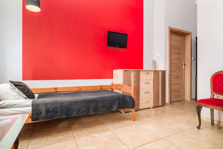 Room 25 of 76