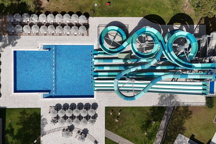 Pool 111 of 417