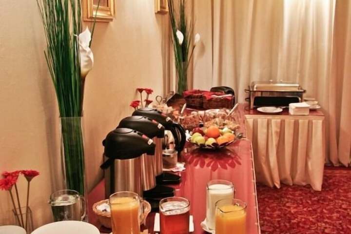 Breakfast area