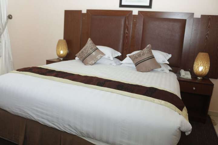 Room 10 of 30