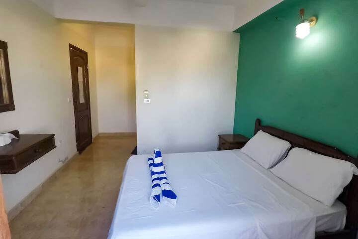 Room 5 of 20