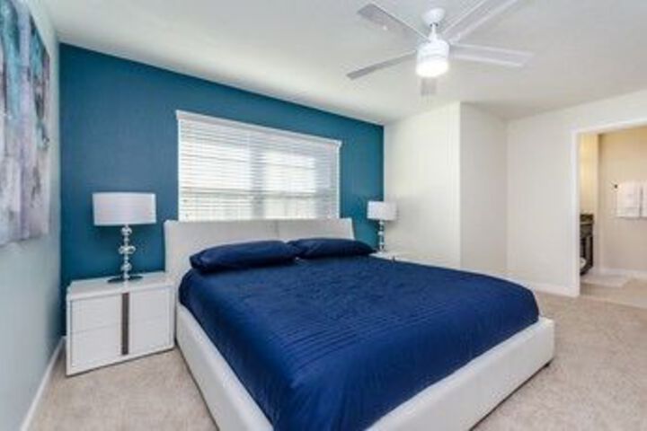 Room 4 of 24