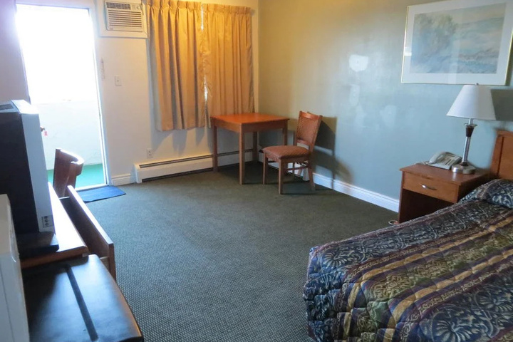 Room 12 of 15