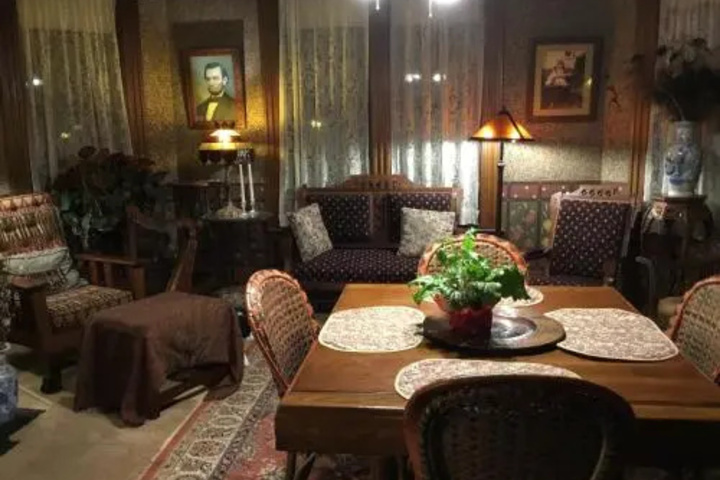 Room 2 of 17