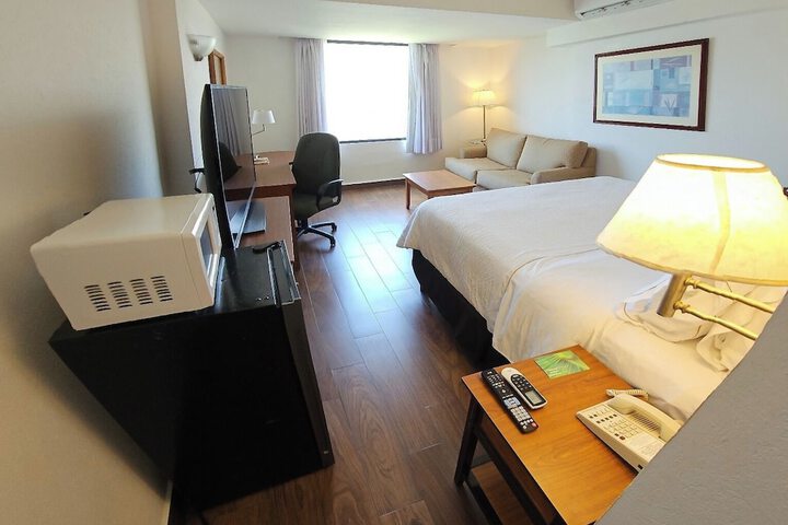 Room 8 of 40