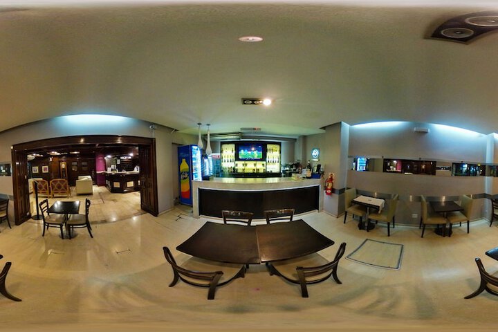 Lounge 24 of 31