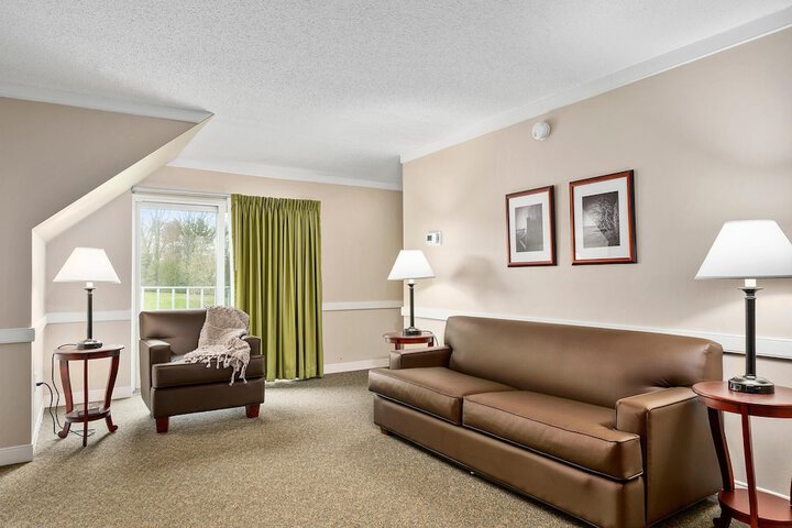 Room 4 of 23