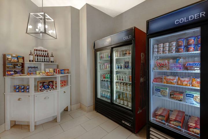 Snack bar