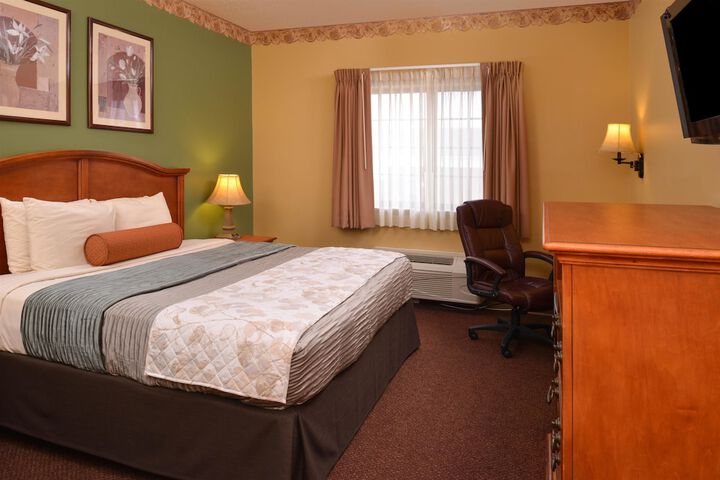 1 King Bed (12 of 14)