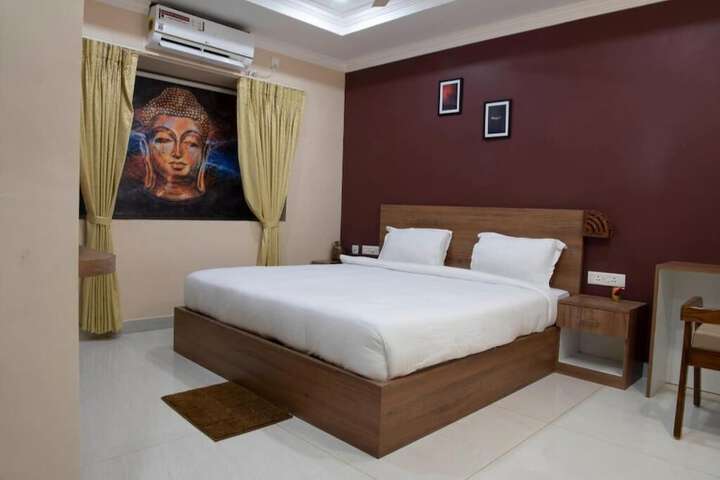Room 11 of 39