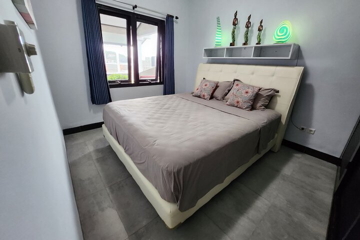 Room 34 of 111