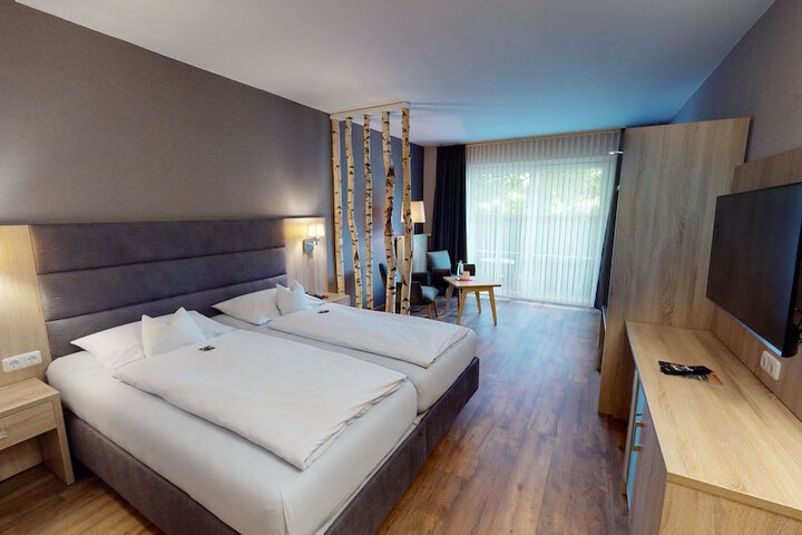 Room 5 of 44
