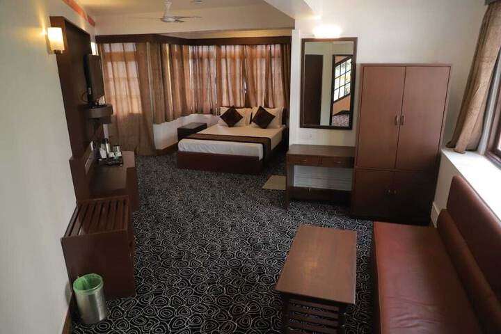 Room 8 of 35