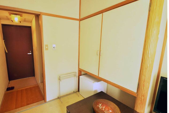 Room 4 of 36