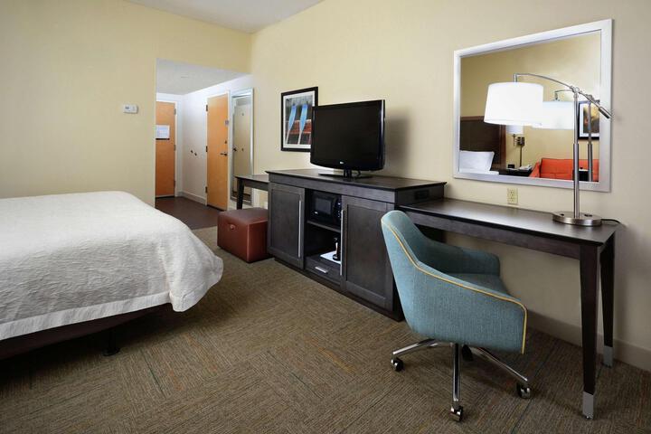 1 King Bed with Sofa Bed (27 of 31)