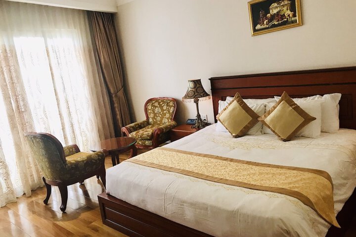 Room 9 of 50