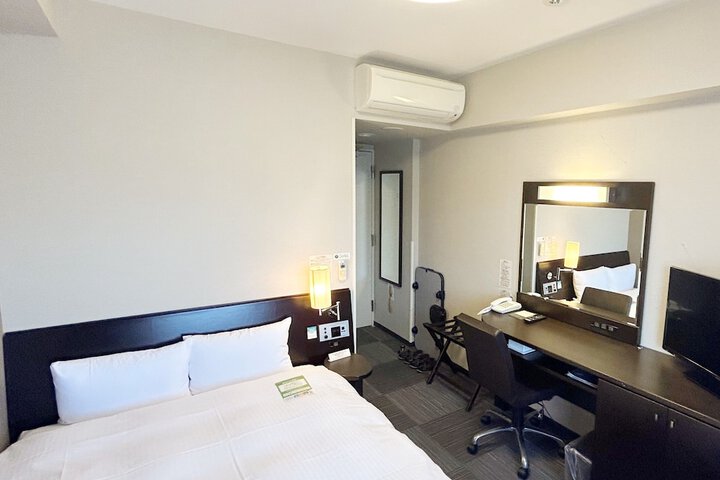 Room 5 of 27