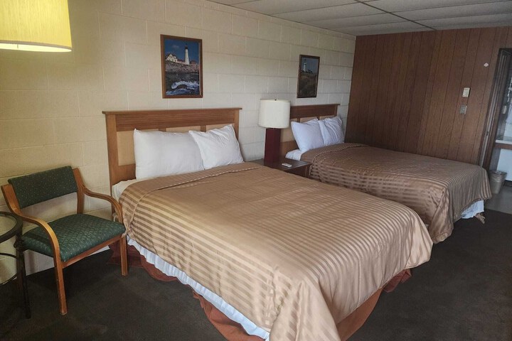 Room 9 of 19