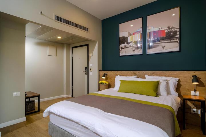 The White House Hotel at Dizengoff Square