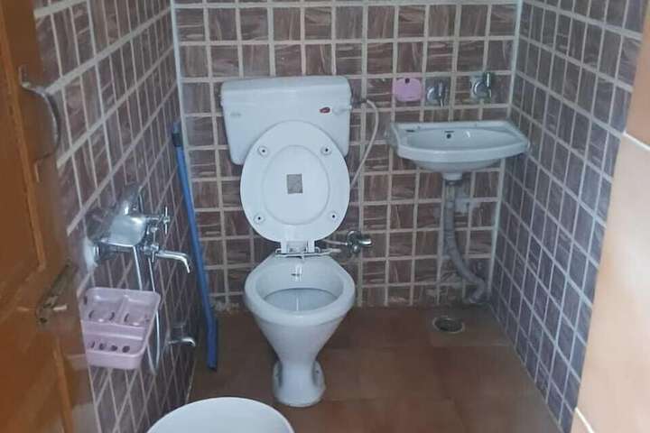 Room 19 of 33