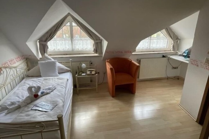 Room 15 of 45