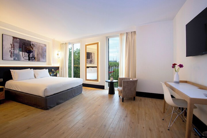 Room 34 of 92