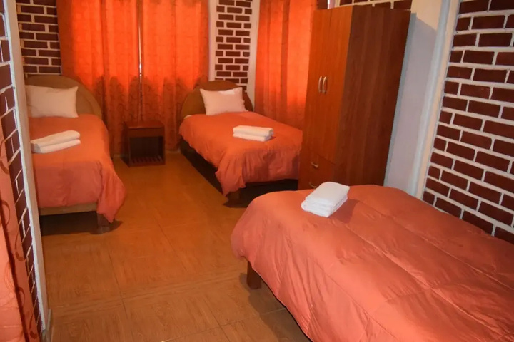 Room 5 of 9