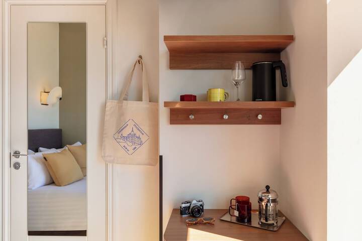 Room 5 of 37