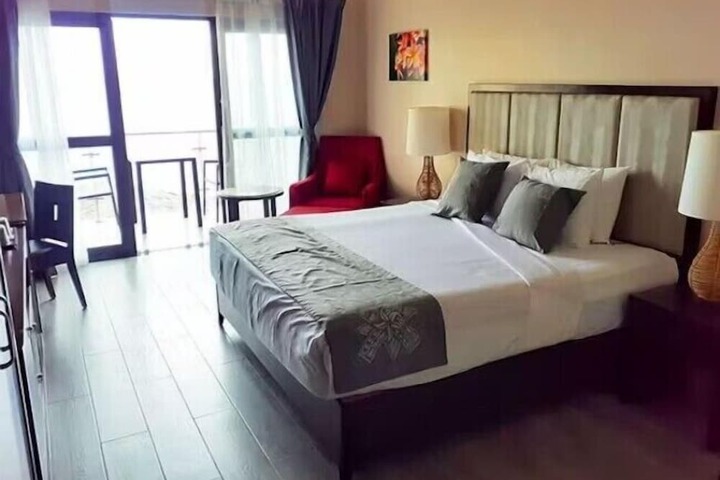 Room 6 of 23