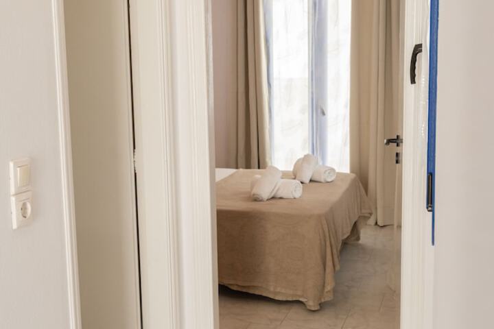 Room 49 of 210