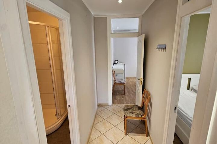 Room 28 of 60